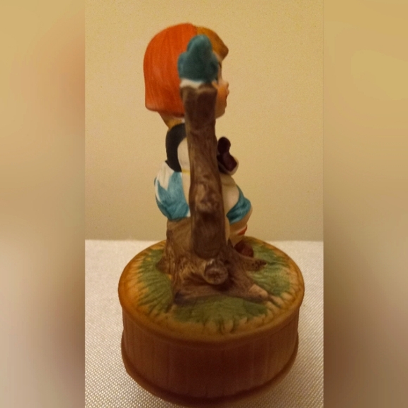 Vtg Porcelain Musical Figurine Girl With Bluebird & String Instrument - Picture 4 of 7